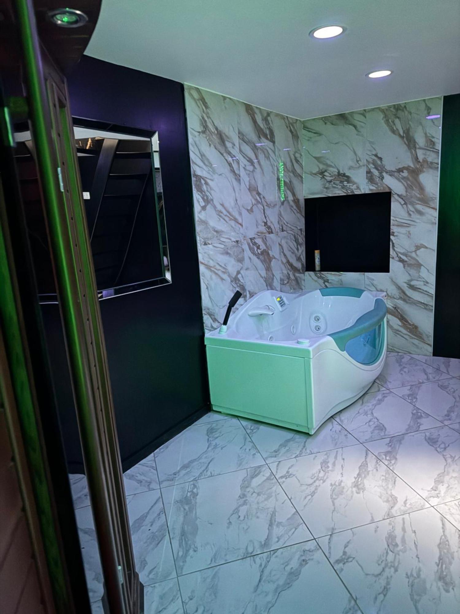 Maison Appartement Triplex Avec Jacuzzi Et Sauna 생테티엔 외부 사진